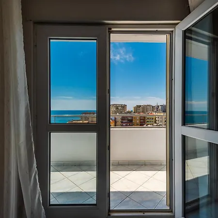 Beachfront Apartman